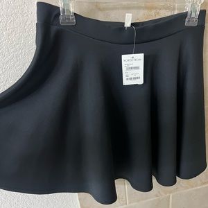 Nordstrom black mid skirt - NWT - Large